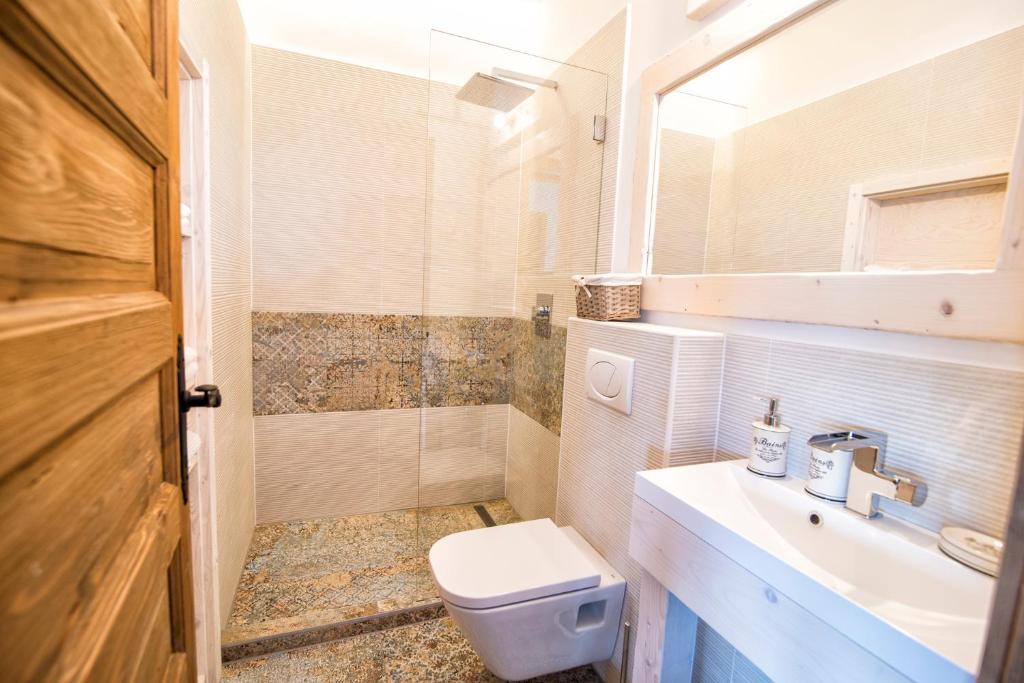 Łazienka w obiekcie Villa Terazza-Panorama Apartman