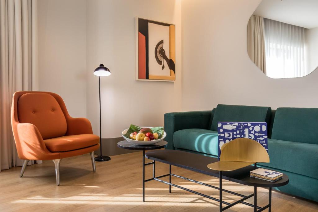 Barceló Torre de Madrid - Junior Suite (2 Adults + 2 Children)