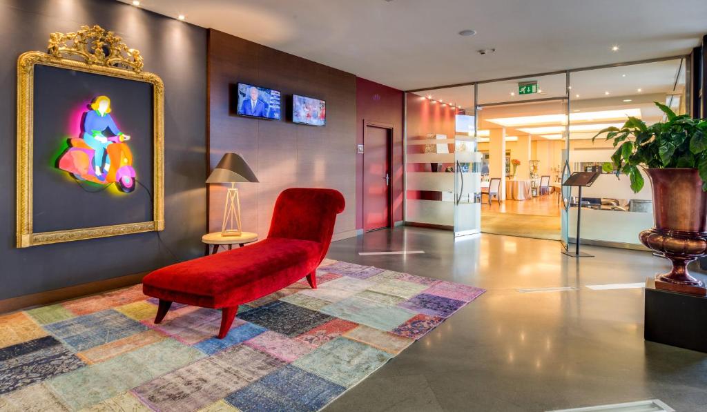 A seating area at Best Western Plus Hotel Expo