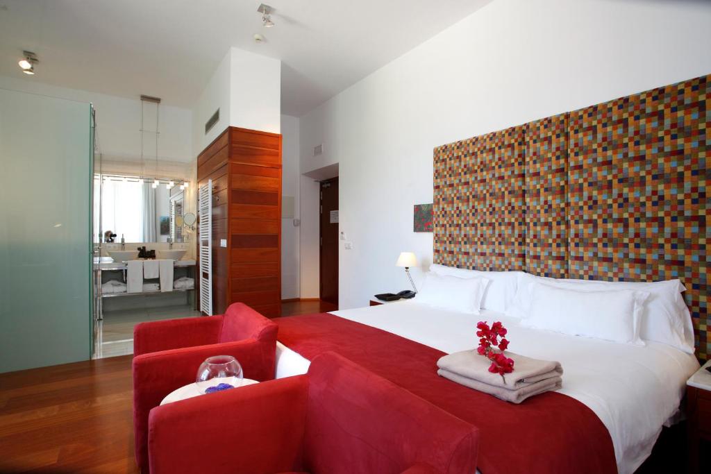 Postel nebo postele na pokoji v ubytování Sa Cabana Hotel & Spa - Adults Only
