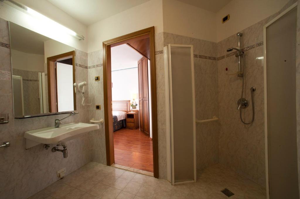 Koupelna v ubytování Albergo La Lanterna