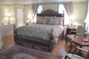Admiral Farragut Inn - Deluxe King Room