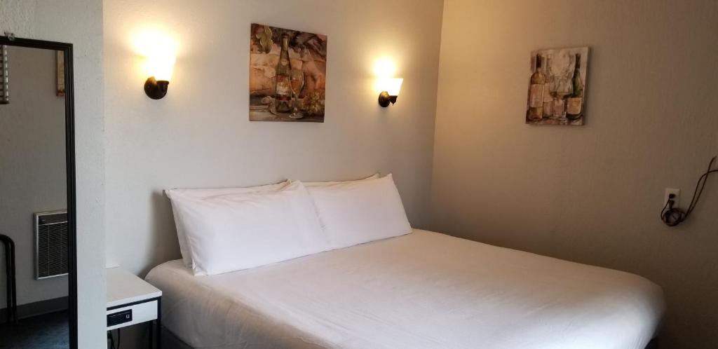 Voodi või voodid majutusasutuse Deep Water Inn toas