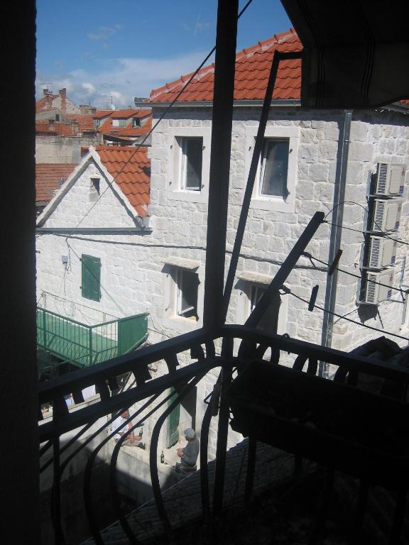 Ein Balkon oder eine Terrasse in der Unterkunft Split Central Guesthouse