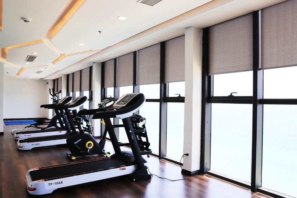 Fitness centrum a/nebo fitness zařízení v ubytování Balcona Hotel Da Nang