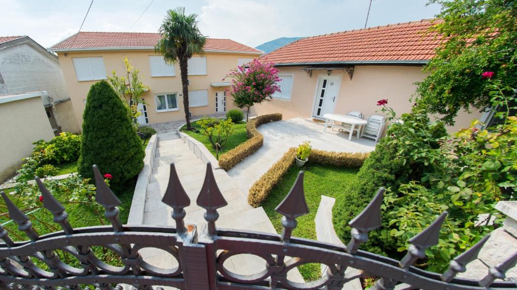 Zahrada ubytování Guest House Agava