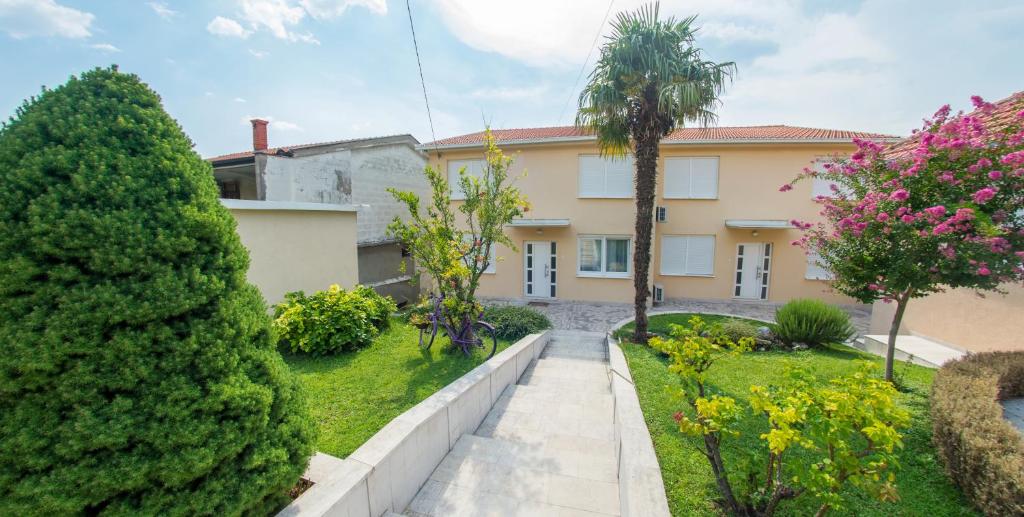 Zahrada ubytování Guest House Agava
