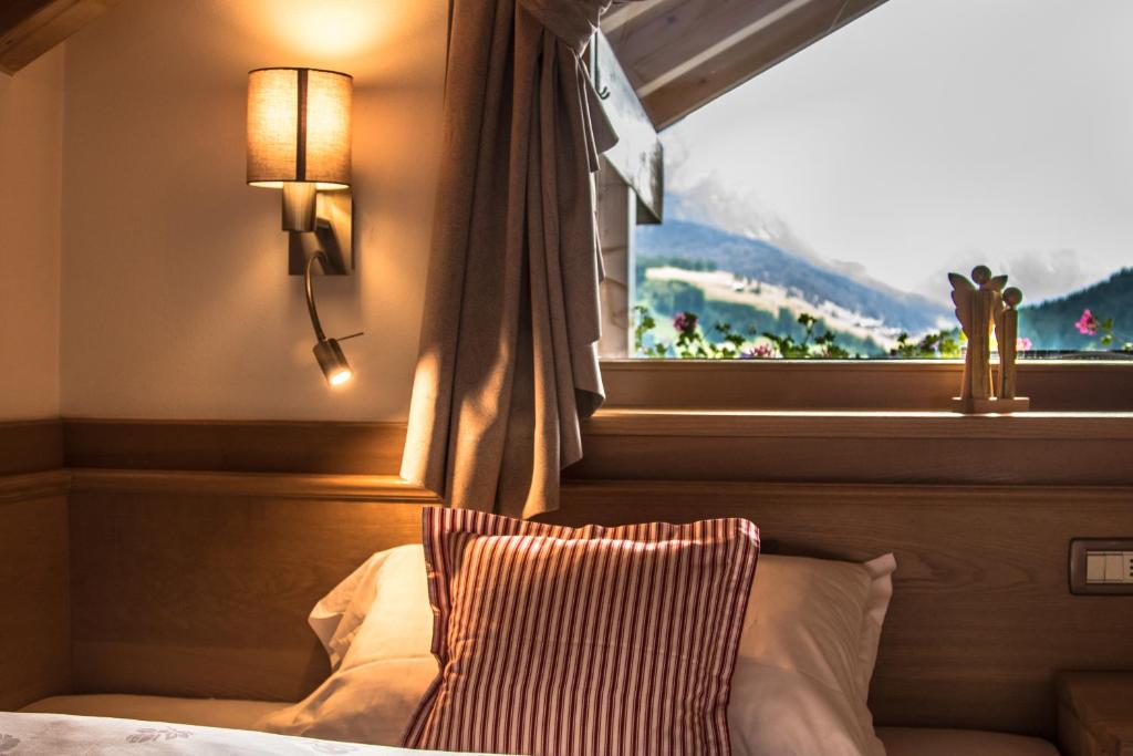 Nespecifikovaný výhled na hory nebo výhled na hory při pohledu z hotelu