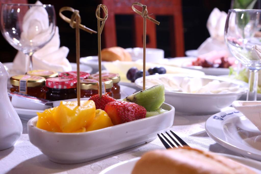 Comida en o cerca de este hotel