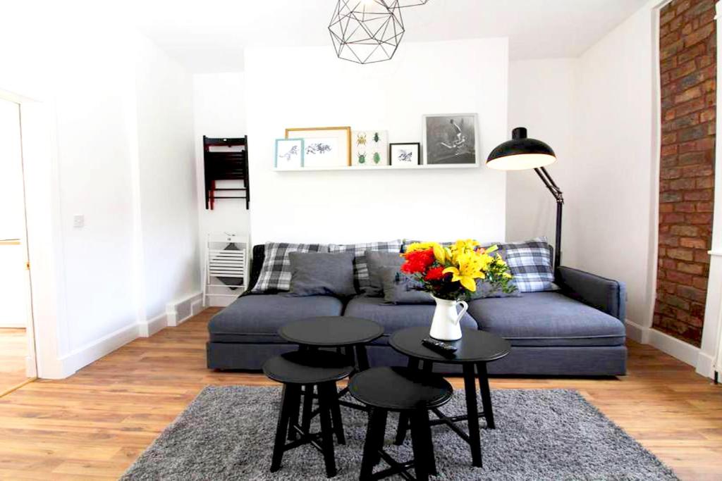 Stylish Flat in 1860's Listed Building - One-Bedroom Apartment