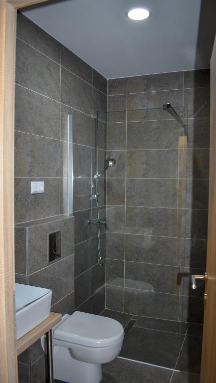 Kúpeľňa v ubytovaní Bonaventura - Countryside Villa near Split with Private Pool