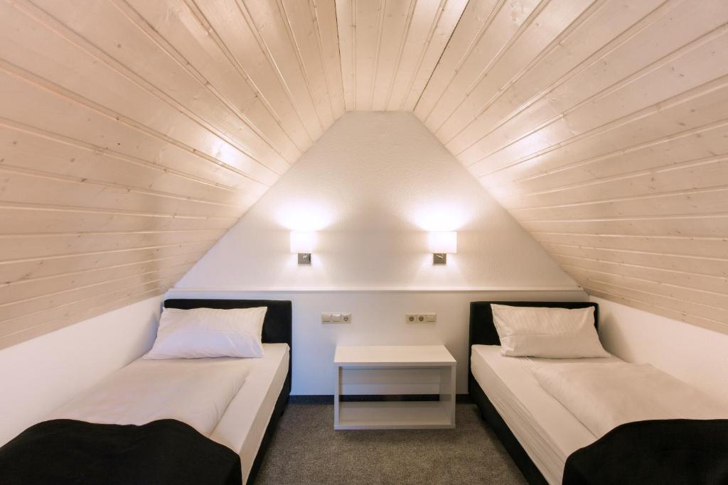 Hotel Hellers Twenty Four II -24h-Check-In- - Family Room With Balcony