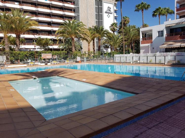 The swimming pool at or close to Luxury Apartment Playa del Ingles