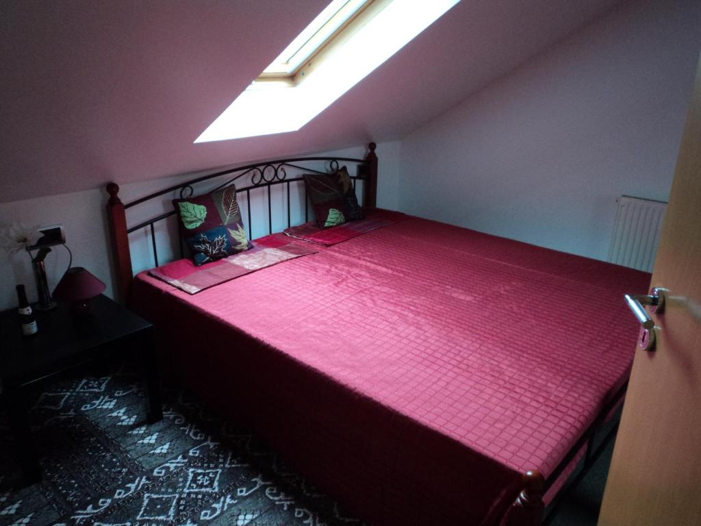 Postel nebo postele na pokoji v ubytování Ferienwohnung Rudolf-Lindner