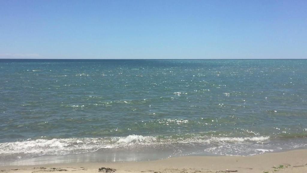 a view of the ocean from the beach at Villa Cenzina in Marina di Pisticci