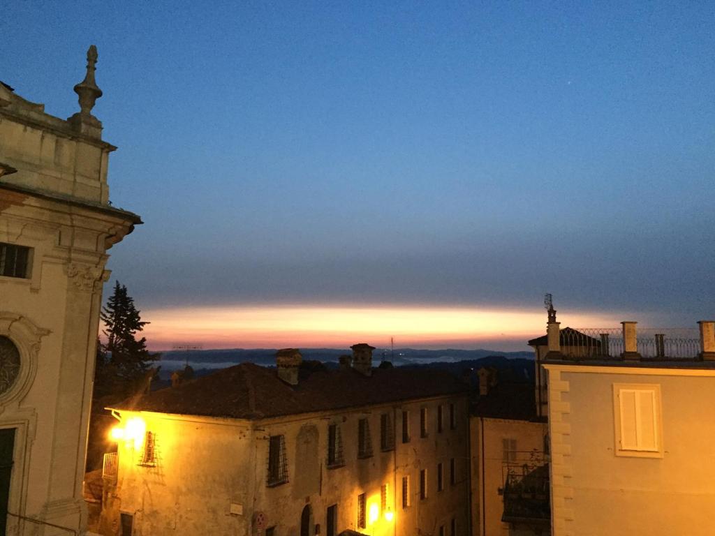 Fotografia z galérie ubytovania Albergo dell'Academia v destinácii Mondovì