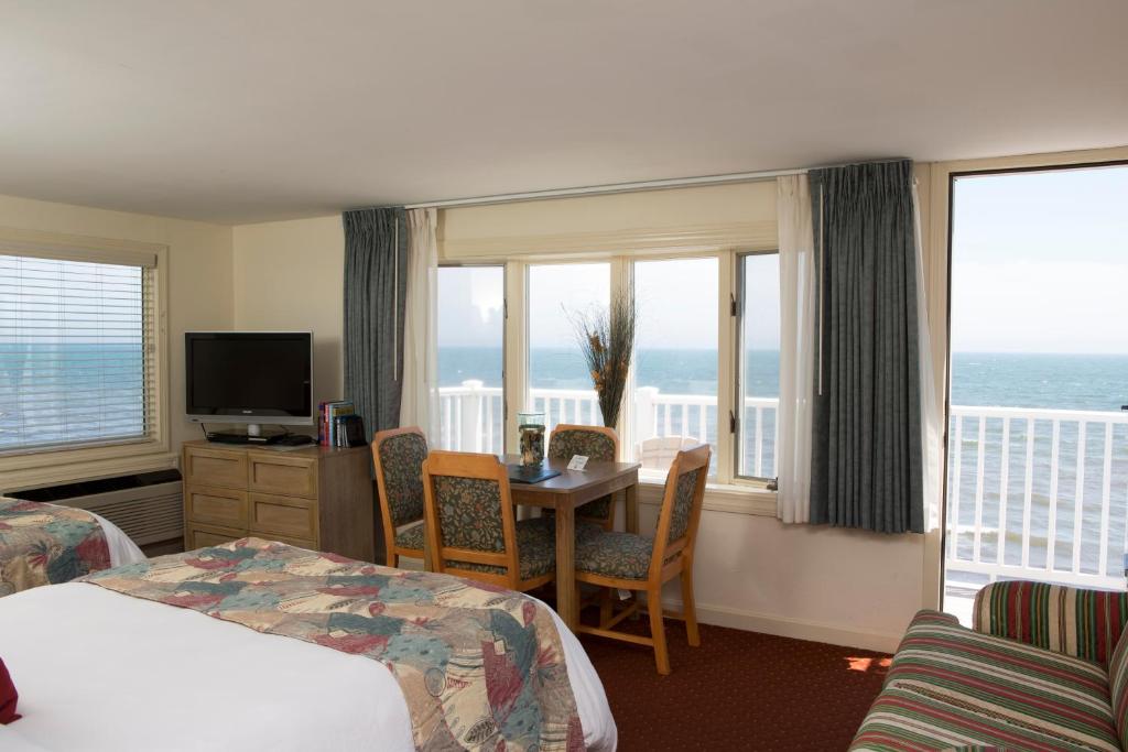The Corsair & Cross Rip Oceanfront - Superior Suite With Sea View