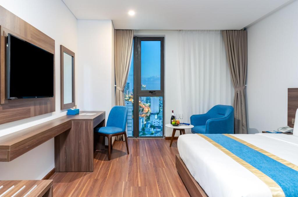 Phòng 3 Người Nhìn Ra Thành Phố