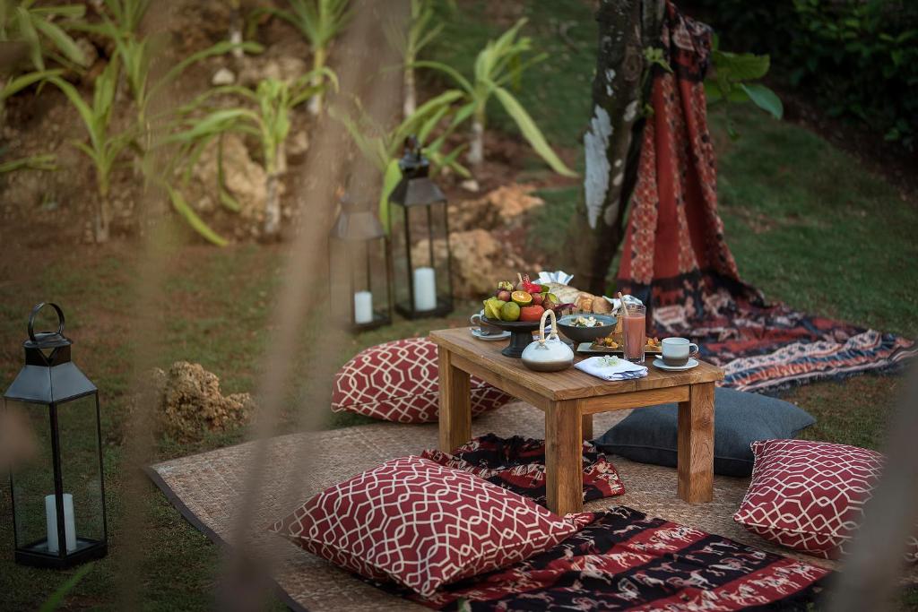 Zahrada ubytování Lelewatu Resort Sumba