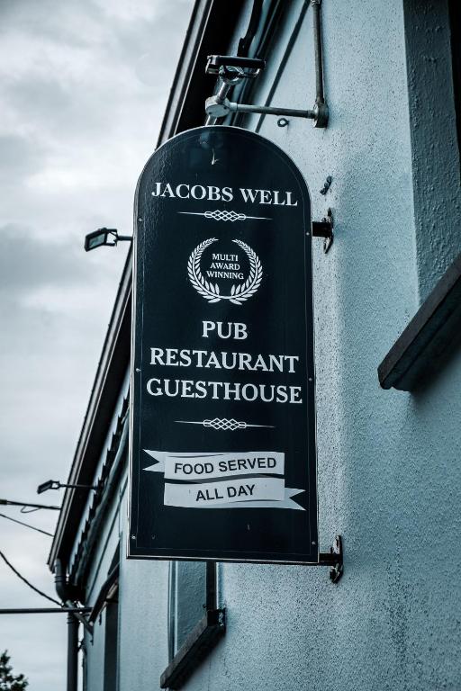 Certifikát, hodnocení, plakát nebo jiný dokument vystavený v ubytování Jacob's Well Hotel