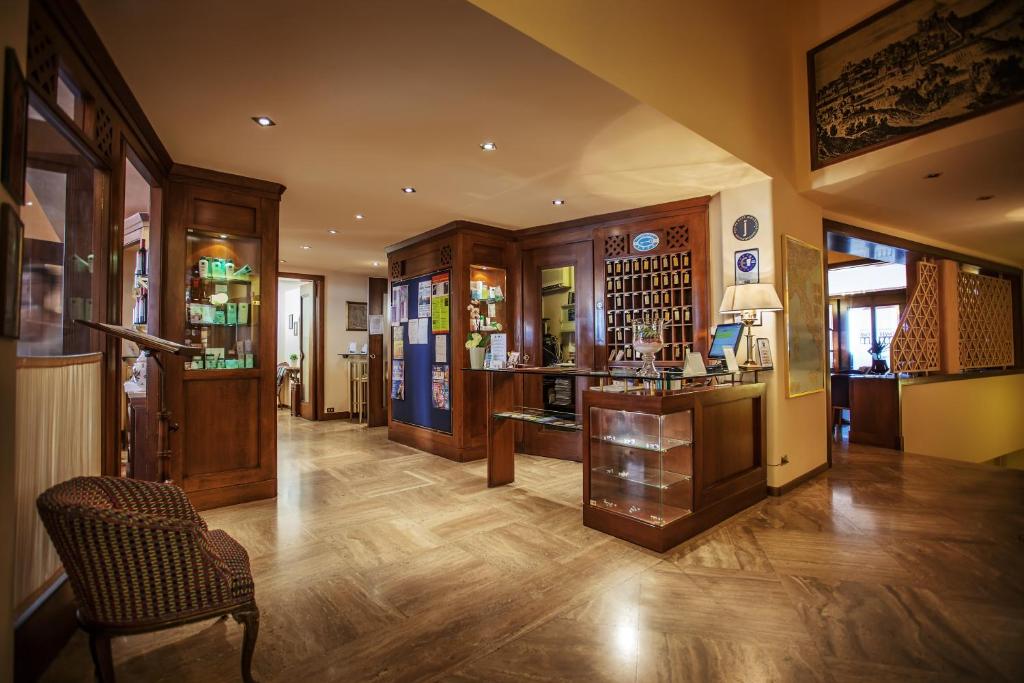 Titano Hotel 3*
