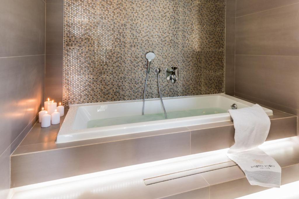 A bathroom at Porto Vasilikos Villas