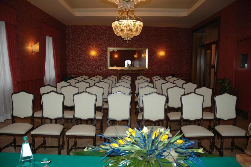 Titano Hotel 3*