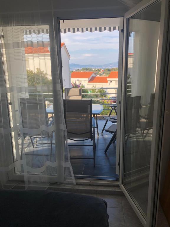 Balkón alebo terasa v ubytovaní Apartman Ylli