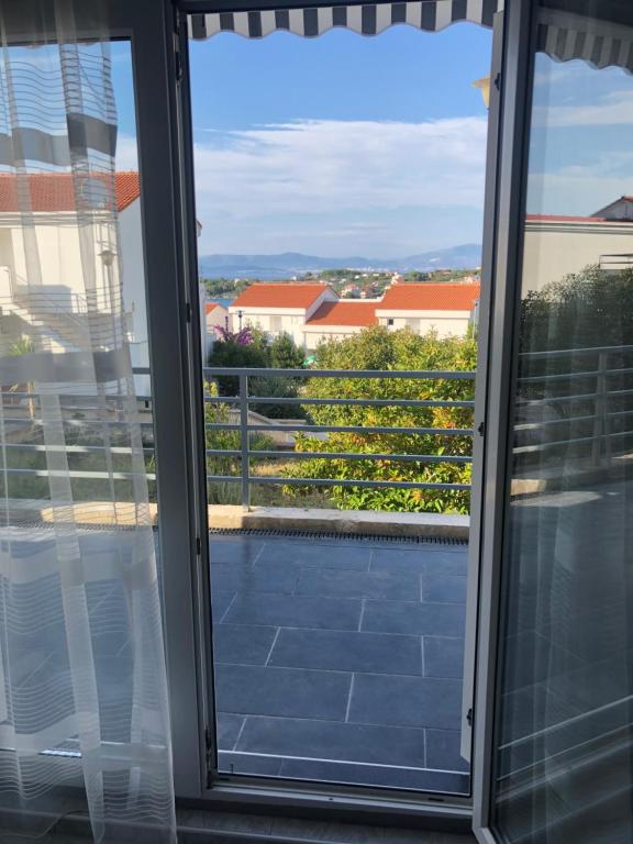 Balkón alebo terasa v ubytovaní Apartman Ylli