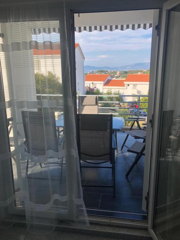 Balkón alebo terasa v ubytovaní Apartman Ylli