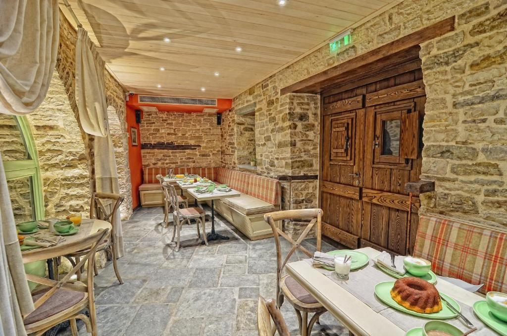 Restaurace v ubytování Aithrio