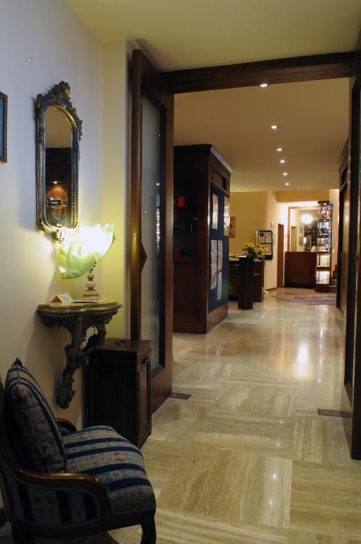 Titano Hotel 3*