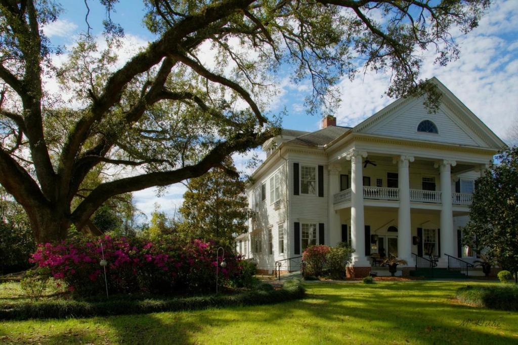 Historic Michabelle Inn - Queen Room