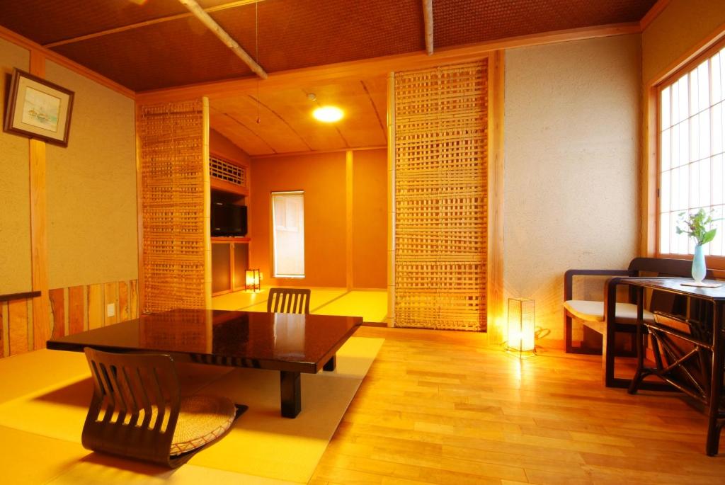 Posezení v ubytování 城崎温泉 但馬屋-Tajimaya-