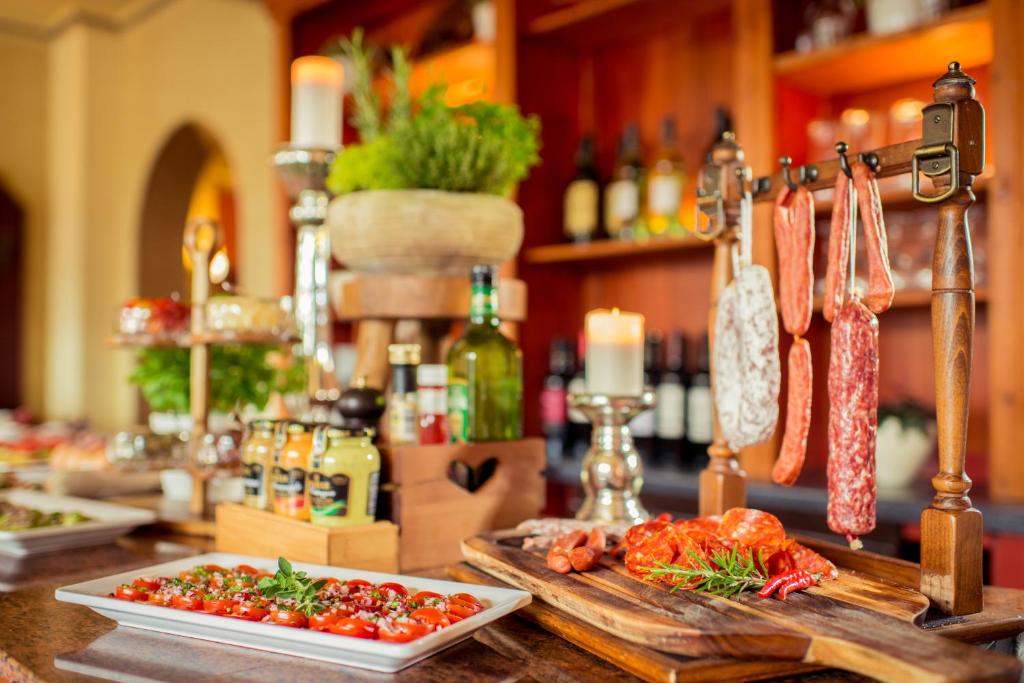 Hotel Wegner - T h e culinary art hotel - Resim 27