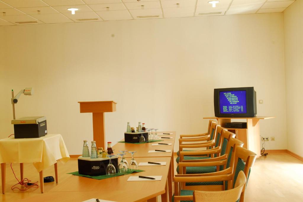 TV a/nebo společenská místnost v ubytování Kurhotel Fürstenhof by David