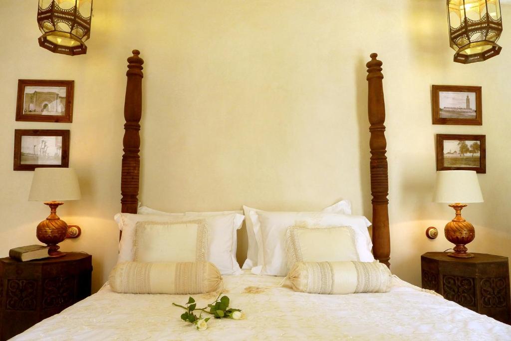 Postel nebo postele na pokoji v ubytování Riad Palacio De Las Especias