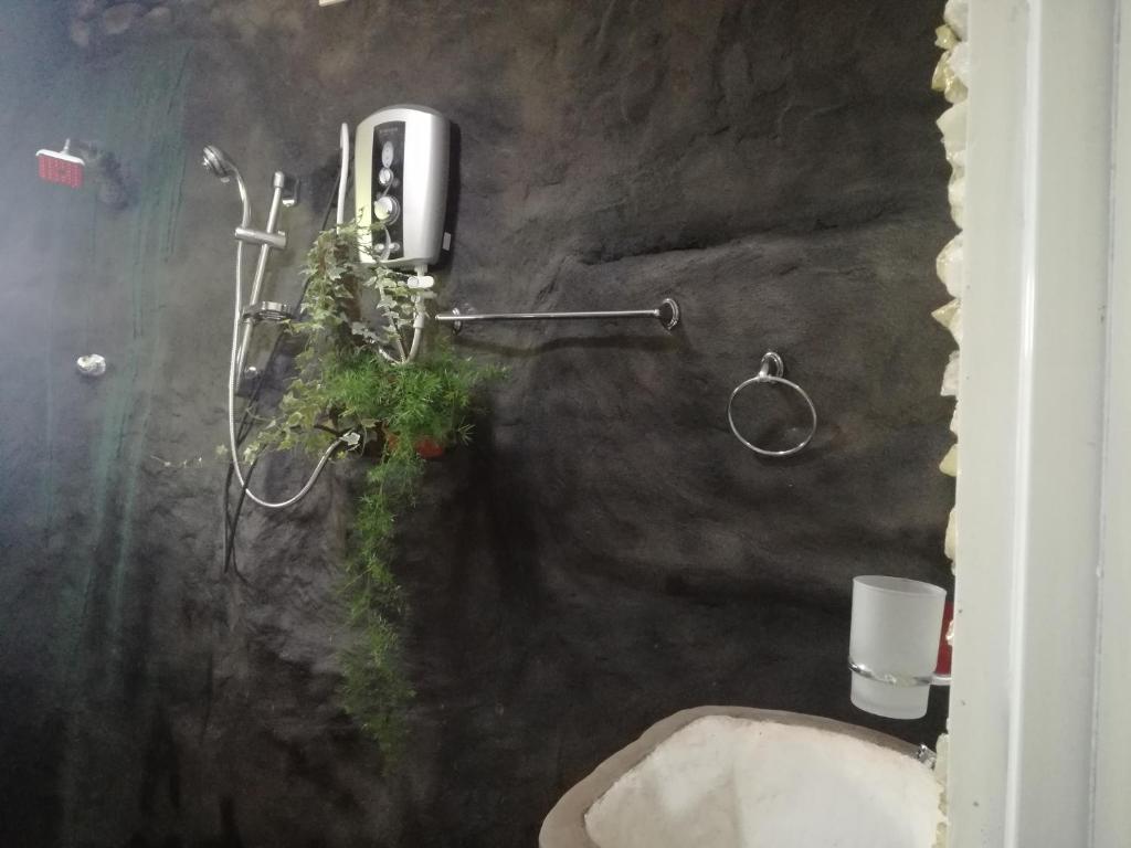 Koupelna v ubytování Stone Shack Ella
