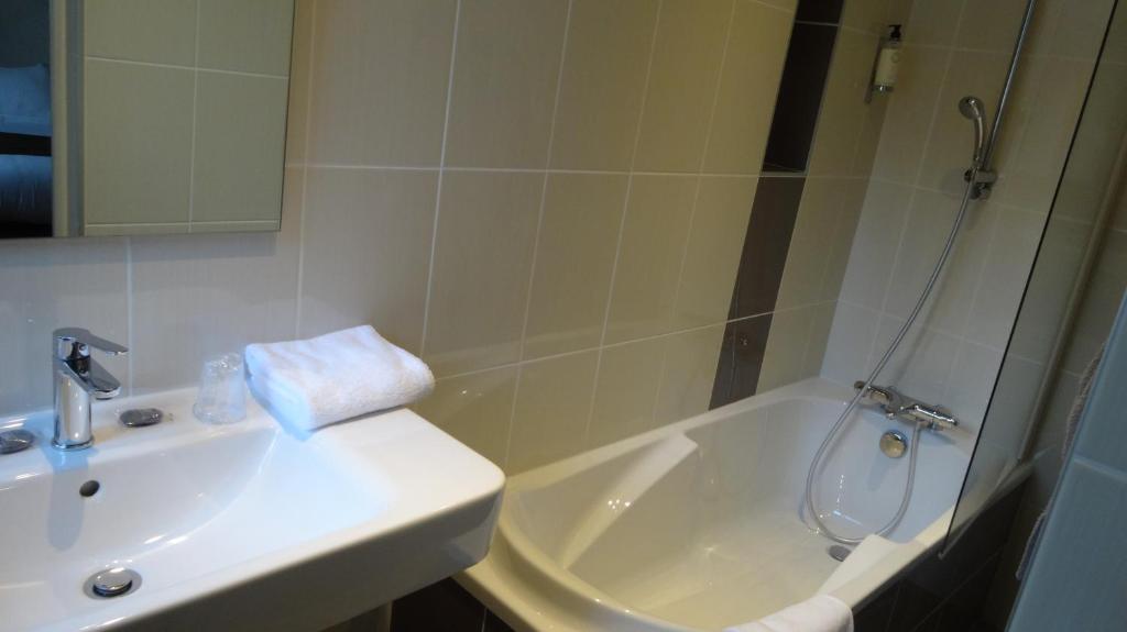 Koupelna v ubytování Best Western Hôtel Montgomery