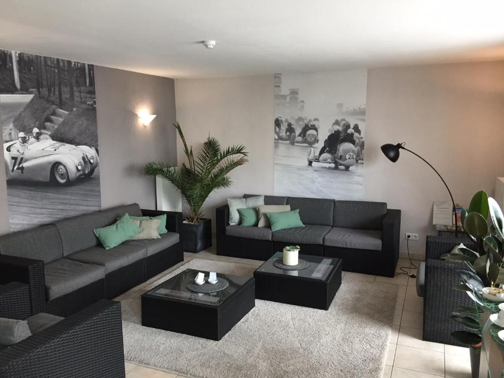 Posezení v ubytování Hotel Garni Max Zwo