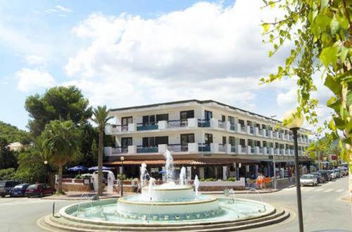 Apartamentos Cala LLonga Playa, Cala Llonga – Updated 2022 Prices
