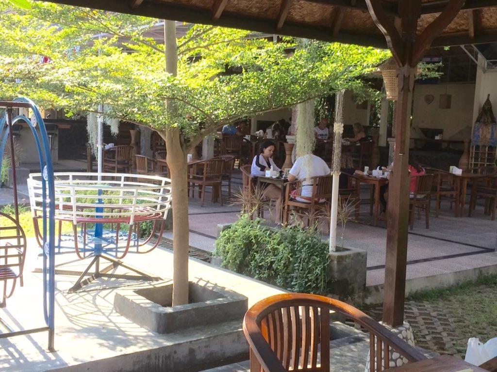 Restoran või mõni muu söögikoht majutusasutuses Astina Hotel