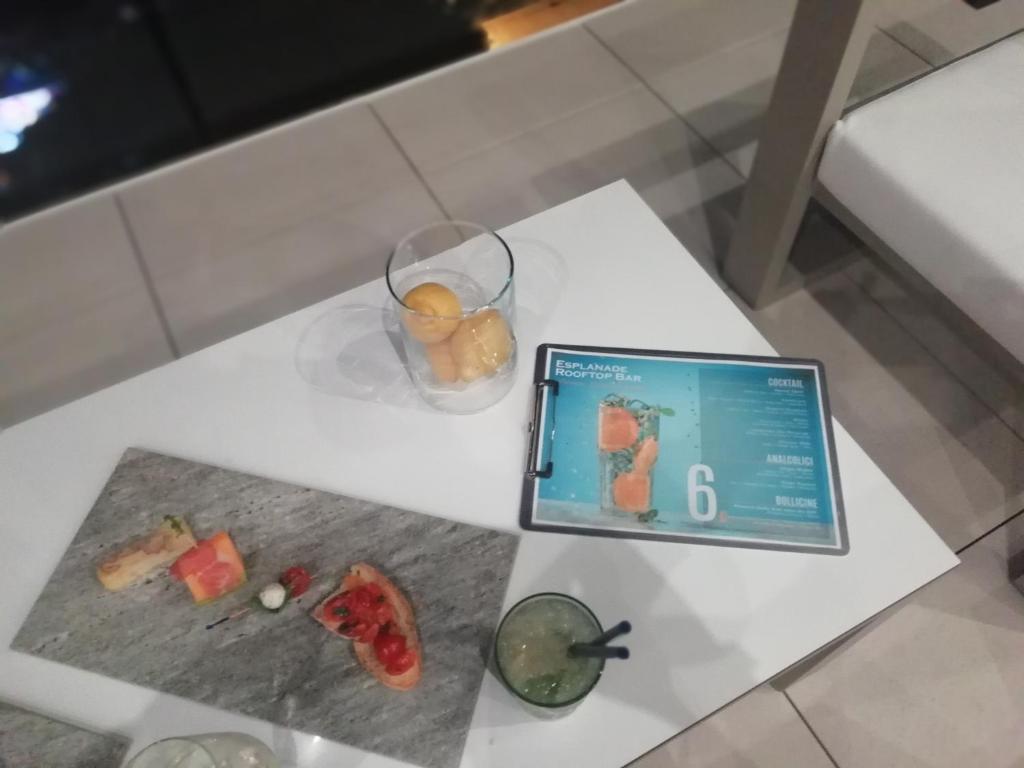 Jídlo v hotelu nebo okolí