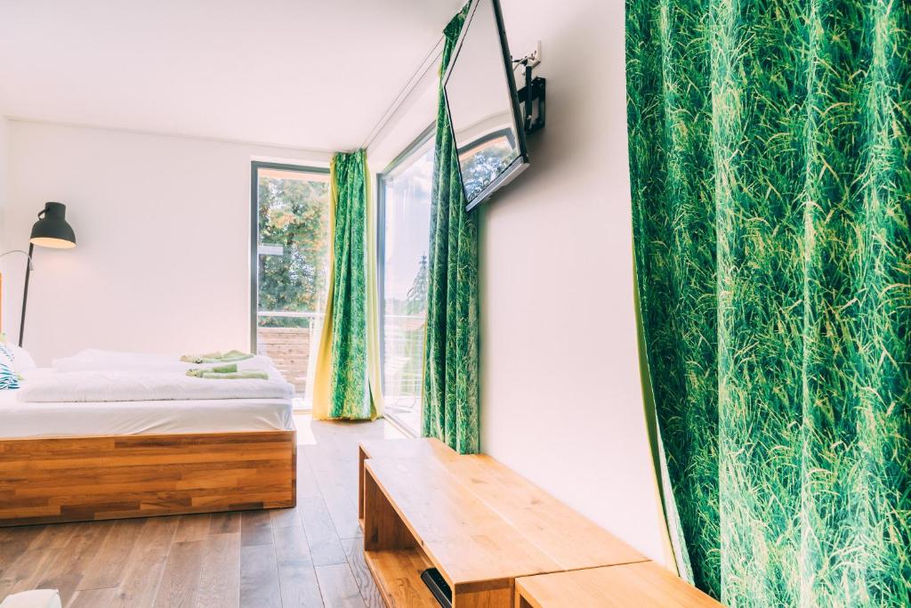 Gut Hügle Erlebnishof & Familienhotel - Double Room With Balcony