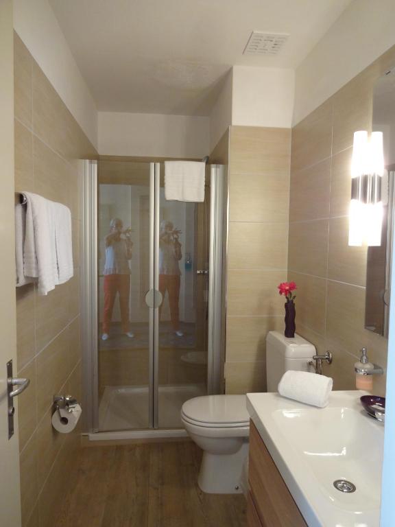 Koupelna v ubytování Hotel Schweizerhof