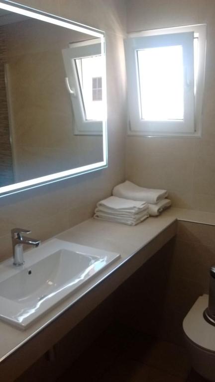 A bathroom at Hotel Alfonso