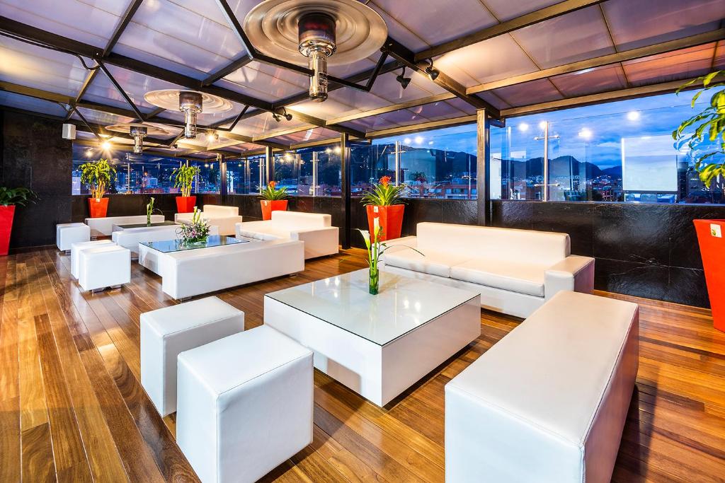 Posezení v ubytování One Sixteen Hotel