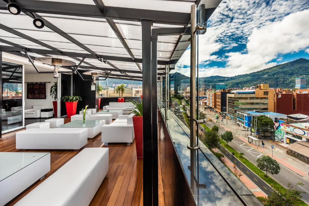 Nespecifikovaný výhled na hory nebo výhled na hory při pohledu z hotelu