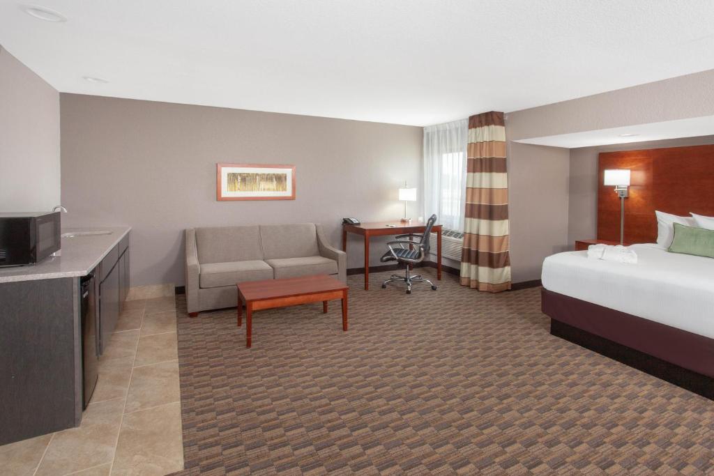Wyndham Garden Fort Wayne photo