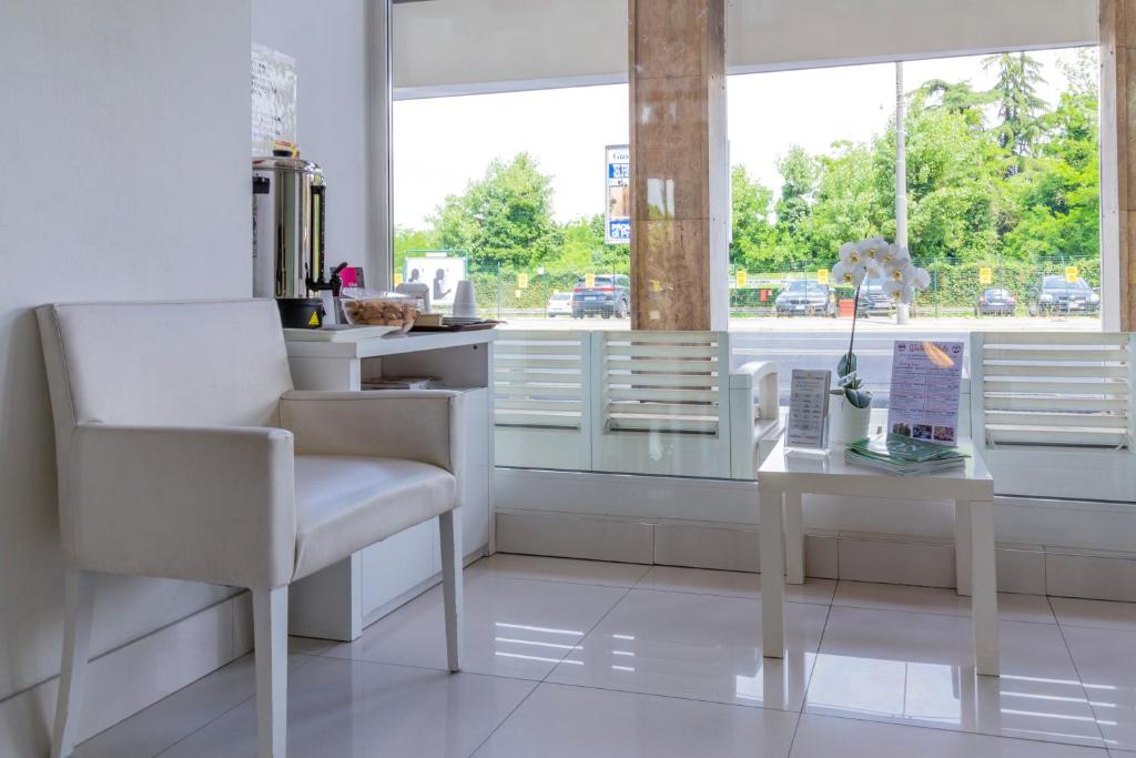 Suite Hotel Elite - Resim 19